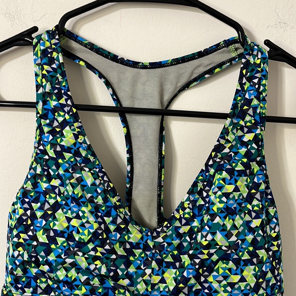 Victoria’s Secret Sport V-neck Racerback Geometric Pattern Sports Bra Size S - Picture 2 of 6